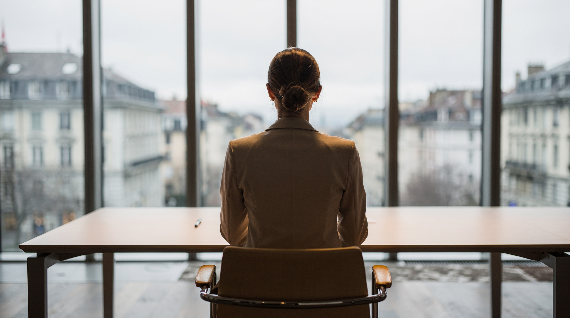 Experte-comptable genevoise au travail